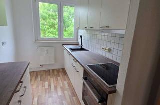 Wohnung mieten in Friedrich-Quenstedt-Straße 10, 06295 Lutherstadt Eisleben, Wohnung mit großem Balkon und Einbauküche