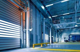 Gewerbeimmobilie kaufen in 06406 Bernburg, Zwei Logistik-/Produktionsgebäude mit Kühlhalle, Gesamtfläche ca. 6.000 qm, zu verkaufen