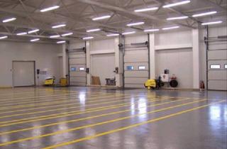 Gewerbeimmobilie mieten in 97478 Knetzgau, "BAUMÜLLER & CO." - ca. 10.000 m² Hallenfläche - Überladebrücken + ebenerdige Andienung