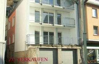 Haus kaufen in 56856 Zell, +++REDUZIERT+++Unverbaubarer MoselblicK mit 3 WE, Südbalkon, Doppelgarage, Stellplatz