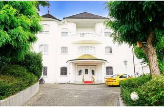 Villa kaufen in 63579 Freigericht, Exklusive Unternehmer-Villa mit Schwimmbad in Freigericht - Somborn