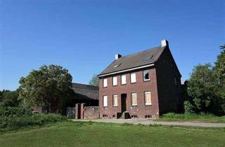 Haus kaufen in 47877 Willich, Vierkanthof in Alleinlage: Sanierungsobjekt mit vielen Möglichkeiten & ca. 28.000 m² Grundstück