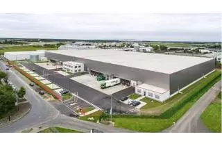 Gewerbeimmobilie mieten in 01877 Bischofswerda, "BAUMÜLLER & CO." - 20.000 m² Logistikhalle - NEUBAU - mit ebenerdiger und Rampenandienung !