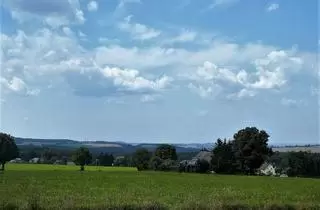Grundstück zu kaufen in 08233 Treuen, PERFEKT FÜR IHR TRAUMHAUS! - REIZVOLLE LAGE MIT AUSBLICK!