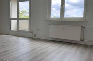Wohnung mieten in Mittelweg 62, 06862 Roßlau, ** wir sanieren weiter!!! Familienwohnungen 4 Raum mit Balkon - außerhalb von Dessau!**