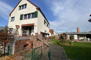 Villa kaufen in 14612 Falkensee, stattliche Altbauvilla - Familiensitz mit ausgebautem Dachstudio und Vollkeller, ca. 350 qm Nutzfl.