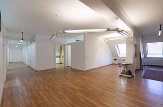 Wohnung kaufen in 78713 Schramberg, Ehemalige Praxis- /Büroflächen mit Tiefgaragenplätzen *** provisionsfrei für Käufer ***