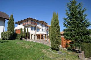 Villa kaufen in Im Grün 16, 76532 Neuweier, Moderne Villa mit Platz für die ganze Familie und großem Schwimmbad!