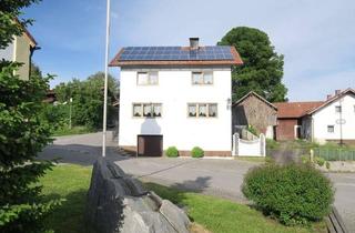 Haus kaufen in 94265 Patersdorf, Ruhmannsfelden: Mehrgenerationenhaus m. Photovoltaikanlage u. 3 sep. Eingängen