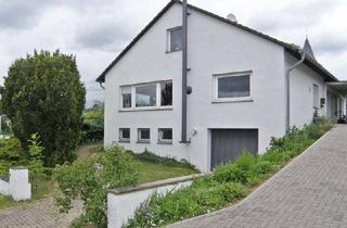 Haus kaufen in 53894 Mechernich, Geräumiges Ein-/Zweifamilienhaus auf Erbpachtgrundstück