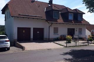 Mehrfamilienhaus kaufen in Warmuthsreut, 95511 Mistelbach (Oberfranken), Mehrfamilienhaus, 3 Wohnungen, 2 Garagen, 2 Stellplätze