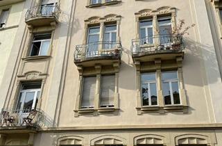 Wohnung kaufen in Yorckstraße, 76133 Karlsruhe, Attraktive Dachgeschosswohnung mit zwei Zimmern zum Verkauf in Karlsruhe