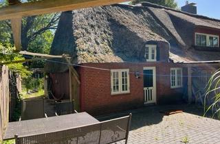 Haus kaufen in Öwer De Stacken, 25821 Almdorf, Schnuckeliges Reethausteil in Küstennähe