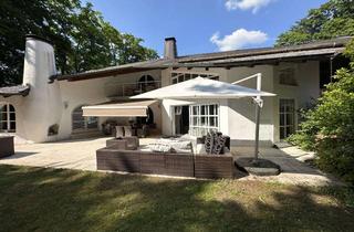 Villa kaufen in 82031 Grünwald, Walmdach-Villa mit Galerie in bester Lage am Grünwalder Forst