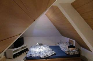 Wohnung kaufen in 78112 Sankt Georgen im Schwarzwald, 2,5 Zimmer Dachgeschosswohnung mit Garage