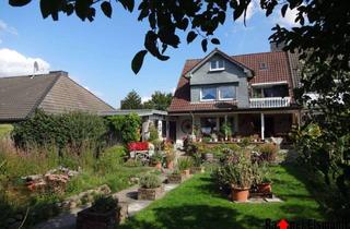 Haus kaufen in 46446 Emmerich am Rhein, Emmerich: Kapitalanlage - Zweifamilienhaus mit schönem Garten und großer Garage