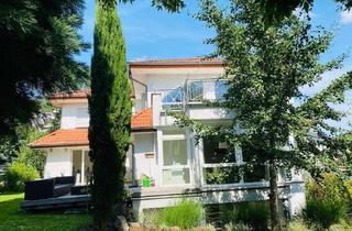 Villa kaufen in 61191 Rosbach, ROSBACH: Großzügige und lichtdurchflutete Villa in Ober-Rosbach!