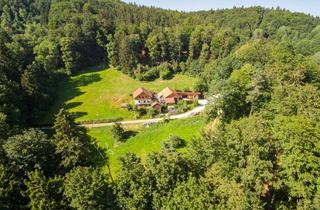 Bauernhaus kaufen in 94541 Grattersdorf, Ländl. Anwesen m. ca. 29.000 m2 Wiese/Wald m. eig. Quelle für Selbstversorger im "Lallinger Winkel"!