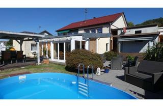 Haus kaufen in 76593 Gernsbach, Zweifamilienhaus mit Pool und Garten in ruhiger Lage