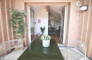 Wohnung kaufen in Voggenbergstraße, 83416 Saaldorf-Surheim, Gemütliche 2-Zimmer-Dachgeschosswohnung in Surheim