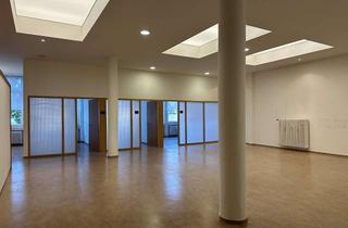 Praxen mieten in Kurfürstenstraße 10, 34117 Mitte, Barrierefreie Praxis im modernen Ärztehaus