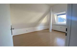 Wohnung kaufen in Gabelsbergerstraße 25, 60389 Nordend-Ost, 2 ZiWhgDG. am Günthersburgpark in teilsaniertem Stilaltbau mit Einbauküche u. Waschmaschine
