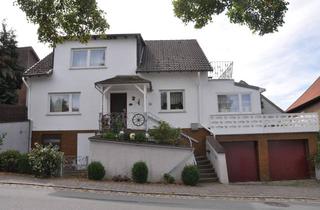 Einfamilienhaus kaufen in 34414 Warburg, Einfamilienhaus mit Balkon und 2 Garagen