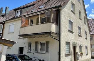 Mehrfamilienhaus kaufen in 72172 Sulz, Mehrfamilienhaus mit drei gut vermieteten Wohneinheiten, renditestark für Kapitalanleger