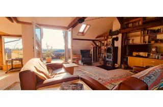 Wohnung kaufen in Hallgarten-Straße, 60389 Frankfurt, Einzigartige Maisonette Wohnung im Nordend mit Sauna und Skyline Blick.