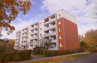 Wohnung kaufen in 03042 Sandow, Sanierte kleine 3-Raum-Wohnung mit Balkon, Laminat in Cottbus-Sandow an der Spree zu verkaufen!
