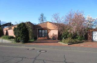 Villa kaufen in 48165 Hiltrup, Einzigartige Villa mit Schwimmbad und 2117 m² parkähnlichem Grundstück in bester Wohnlage.
