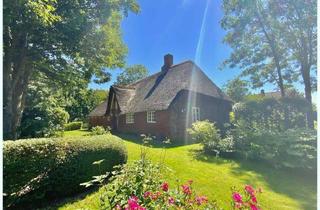 Haus kaufen in 25920 Risum-Lindholm, Original "Uthlandfriesisches Haus" von 1648 - Ein liebevoll restauriertes Baudenkmal in Warftlage !