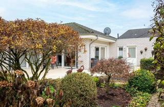 Haus kaufen in 49828 Neuenhaus, ***Europa-Makler*** bietet an: eleganter Bungalow in zentraler Lage von Veldhausen Nähe der Natur