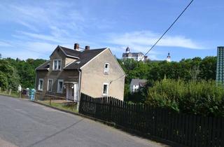 Einfamilienhaus kaufen in 09328 Lunzenau, Wohnhaus mit zwei vermieteten Wohneinheiten + positivem Bauvorbescheid für ein Einfamilienhaus