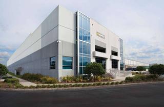 Gewerbeimmobilie mieten in 71139 Ehningen, Showroom/ Lager 2.900 m² - JLL