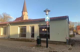 Gewerbeimmobilie kaufen in Burgtorstraße 2a, 17348 Woldegk, Schriewer Immobilien + Laden/Gewerbeimmobilie am Markt der Stadt Woldegk