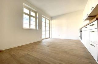 Wohnung mieten in 99085 Krämpfervorstadt, Helle 3-Zi-Wohnung - Großer Balkon - EBK - Eigenes Parkhaus