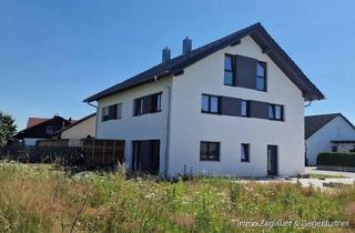 Haus kaufen in 94491 Hengersberg, Stilvolle DHH-Neubauten (KfW 40 Energiesparhaus) in Hengersberg in ruhiger Lage *****