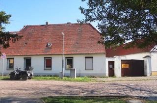 Bauernhaus kaufen in Schloßstraße, 06193 Ostrau, Sanierungsbedürftiger Dreiseitenhof in 06193 Petersberg OT Ostrau