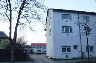 Anlageobjekt in Graslitzer Str. 40a, 84478 Waldkraiburg, Reiheneckhaus mit 3 Wohnungen, 4 Einzelgaragen, Waldkraiburg, zentrumsnah