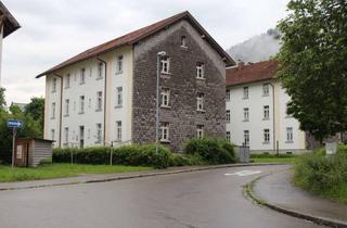 Wohnung kaufen in Edmund-Probst-Strasse, 87509 Immenstadt, Kleine 4 Zimmerwohnung in Denkmahlgeschützen Haus