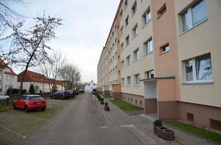 Wohnung mieten in Lippeweg, 06217 Merseburg, Großzügige 3-Zimmer-Wohnung mit Balkon und Wannenbad