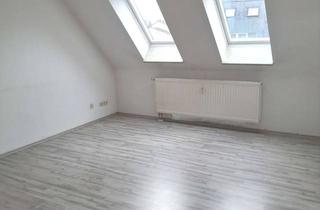 Wohnung mieten in Quergasse, 08371 Glauchau, ** schöne Dachgeschosswohnung 2 Raum, wir schenken Ihnen 2 Kaltmieten 770,00 Euro!!!!**