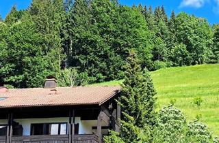 Wohnung kaufen in 83229 Aschau, Sehr geschmackvoll eingerichtete Ferienwohnung mit herrlichem Panoramablick im oberen Priental: