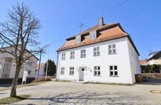 Wohnung kaufen in 86495 Eurasburg, Außergewöhnliche Terrassenwohnung im Einzelbaudenkmal mit EBK, Parkett und Tageslichtbad