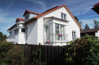 Haus kaufen in Münchner Straße 100b, 85614 Kirchseeon, Einmalige Gelegenheit für Kapitalanleger, hoch- neuwertige DHH in zentraler Lage bestens vermietet