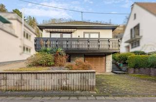Einfamilienhaus kaufen in 53547 Leubsdorf, Freistehendes Einfamilienhaus mit Garage, Terrasse und Balkon mit Rheinblick in Leubsdorf