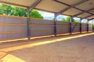 Gewerbeimmobilie kaufen in Neumühle 13, 76877 Offenbach, Reithalle auf 1800 qm Grundstück