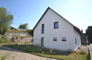 Einfamilienhaus kaufen in 37632 Eschershausen, Das Haus steht - die Außenanlage gestalten Sie!