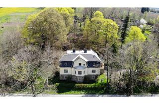 Villa kaufen in 09487 Schlettau, Schöne, teilsanierte Gründerzeit - Villa mit Wintergarten auf 2868 m² großem Grundstück in Schlettau